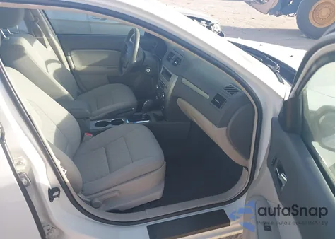 2011 Ford Fusion S z USA, uszkodzony, nr VIN 3FAHP0GA7BR337805